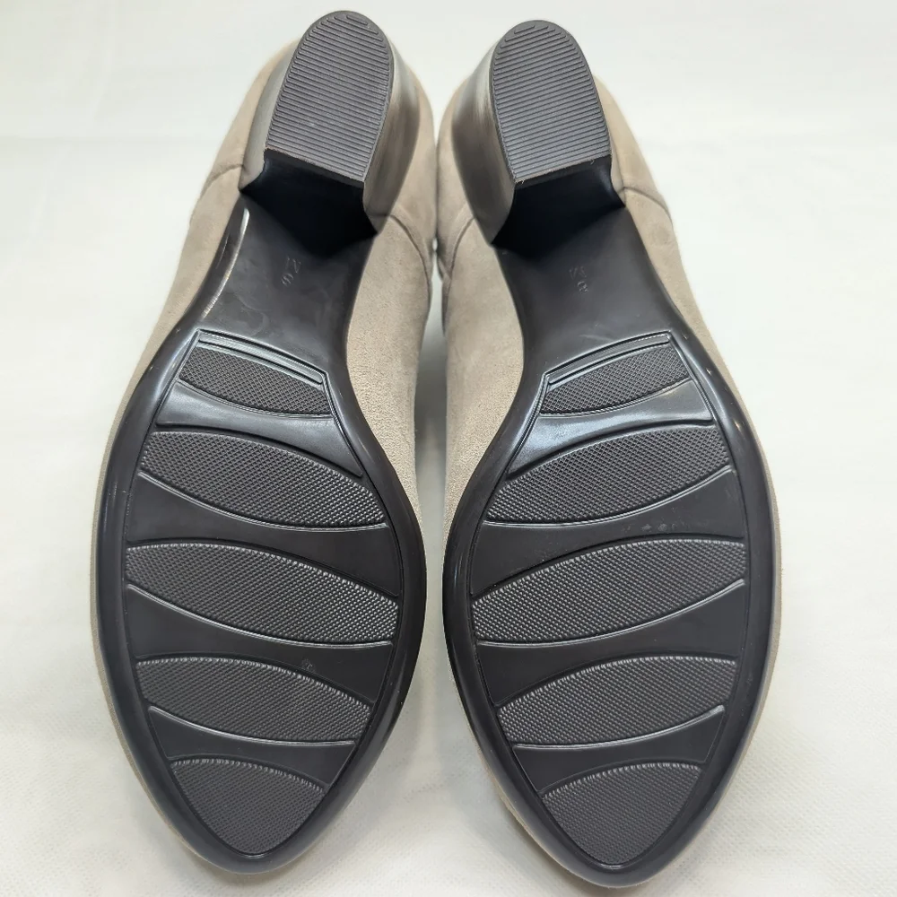 Vaneli Suede Bootie New - Picture 5 of 7